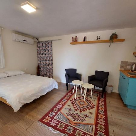 Cute Guest Room Kefar Weradim Exteriör bild